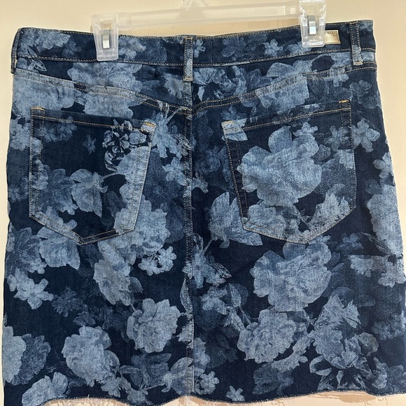 Anne Klein Size 16 Blue Denim Floral Pocket Haiti Mini Skirt - Picture 3 of 7